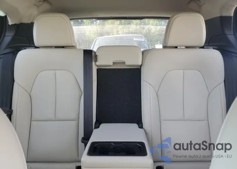 2021 Volvo Xc40 T4 Momentum z USA, uszkodzony, nr VIN YV4AC2HK4M2604185